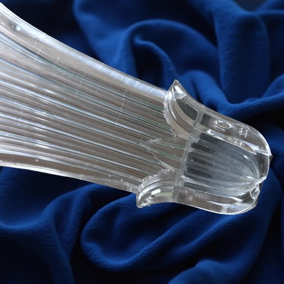 Pair Lucite Fan/Shell Curtain Holdbacks • Hollywood-Regency / Art-Deco Revival • - Picture 3 of 10
